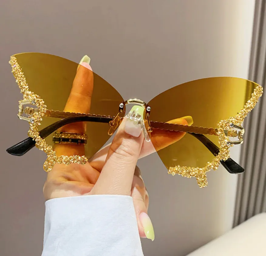 Fashionable Flutterby Shades