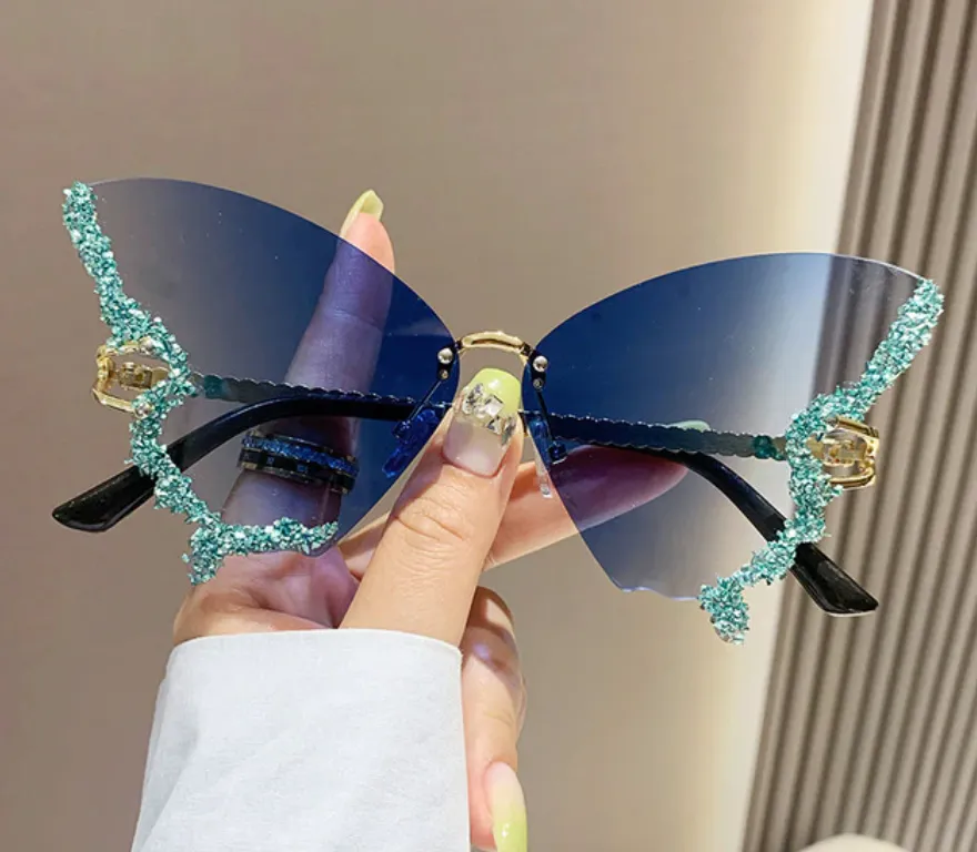 Fashionable Flutterby Shades