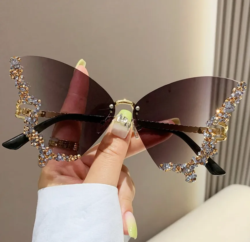 Fashionable Flutterby Shades