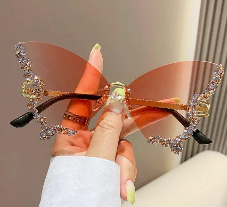 Fashionable Flutterby Shades