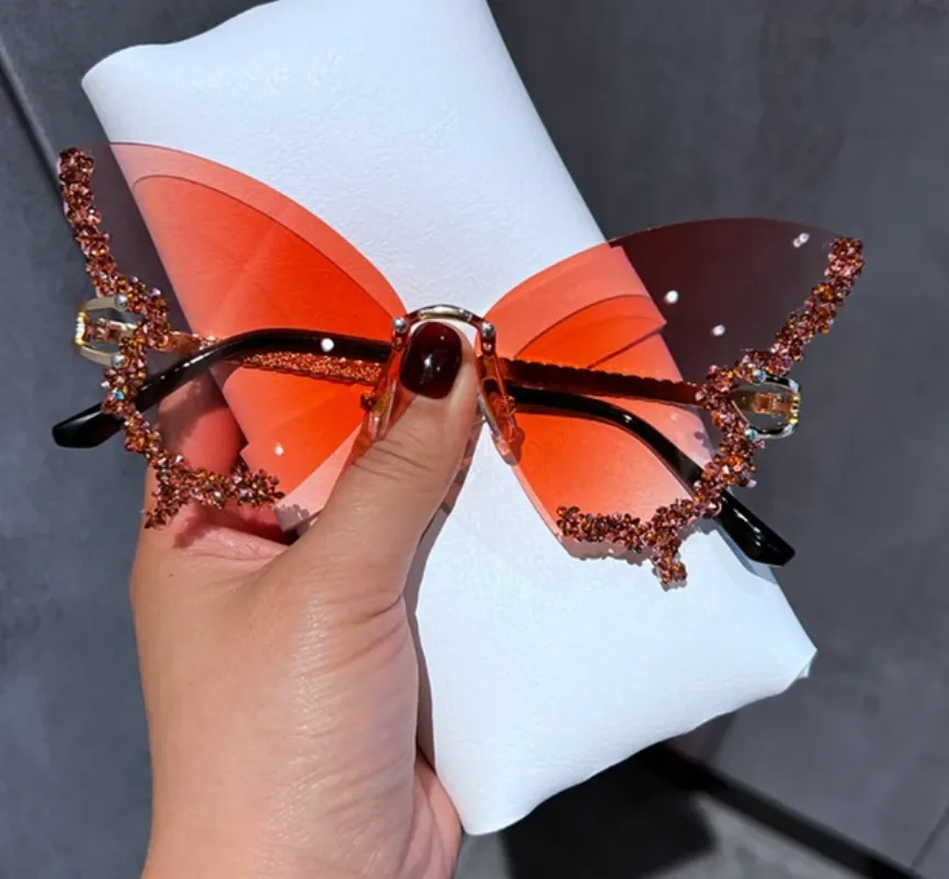 Fashionable Flutterby Shades