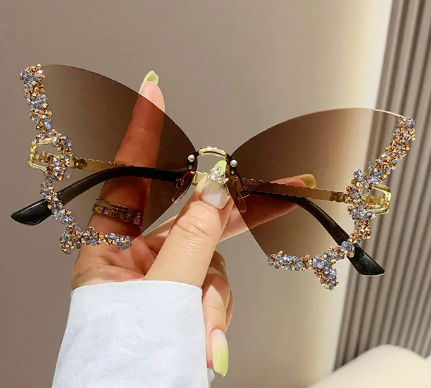 Fashionable Flutterby Shades