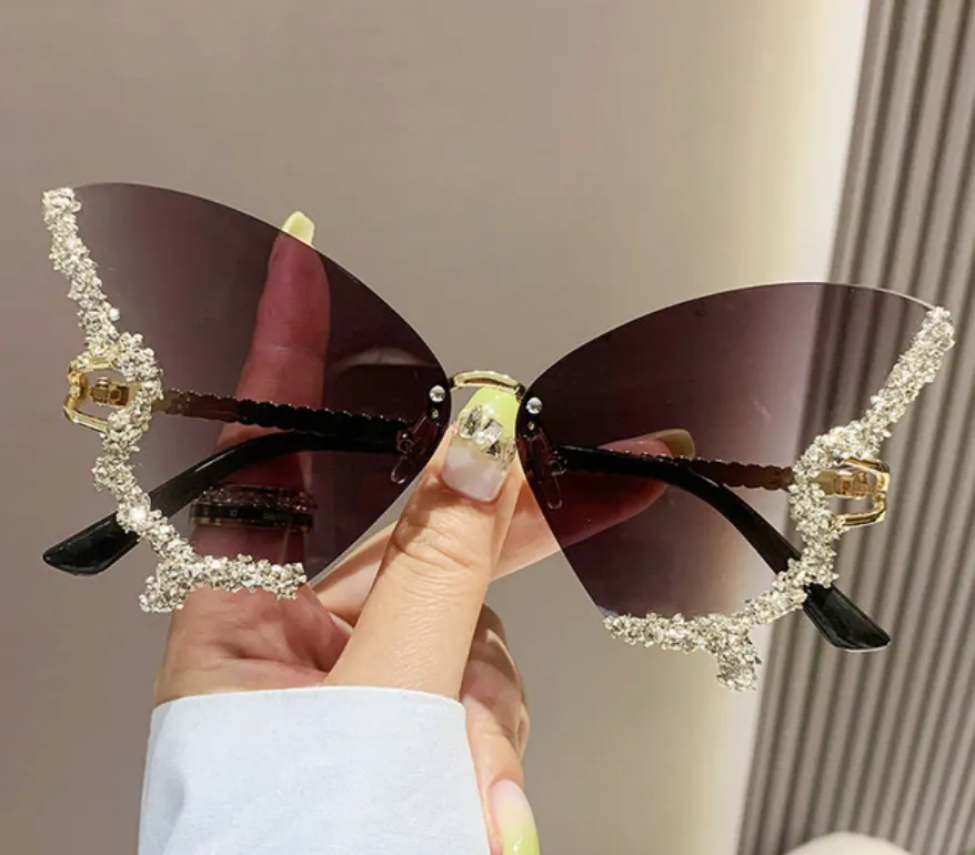 Fashionable Flutterby Shades