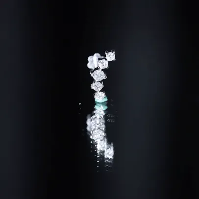 Graduated Style Diamond Crawler Earring